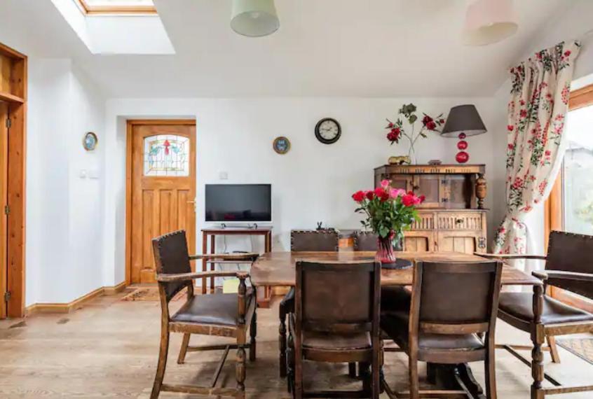 Lovely Three Bedroomed House, Parking 2 Cars Londra Exterior foto